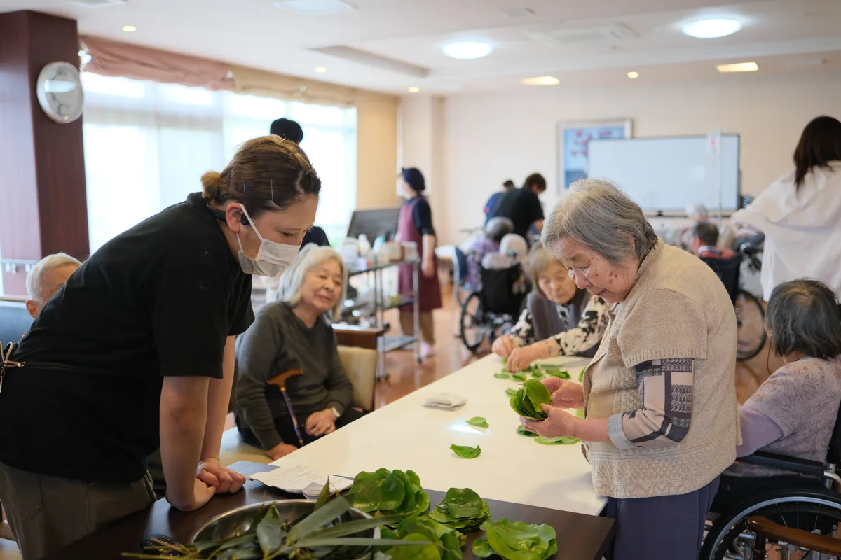 慣れ親しんだ家具のある、暮らしの様子